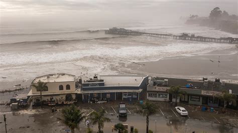 High surf updates: Santa Cruz evacuation warnings extended